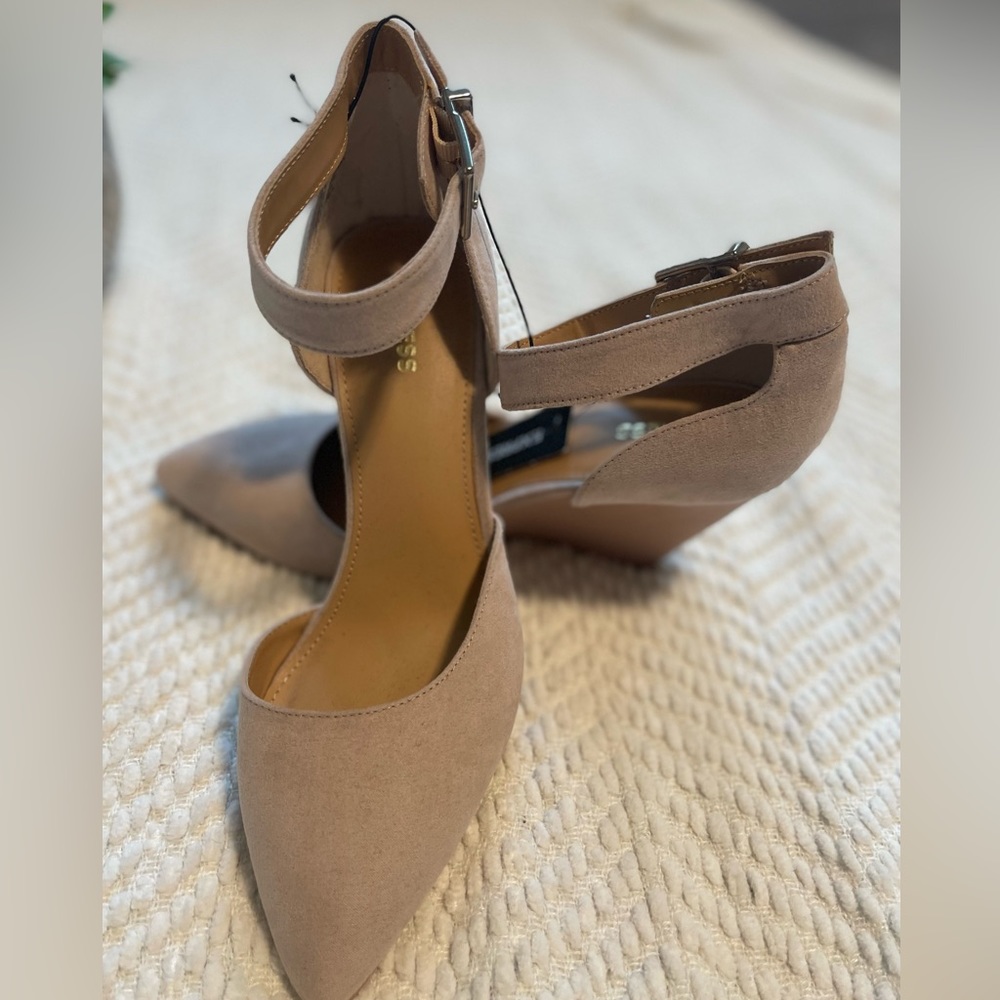 Express Classic Ankle Strap Wedges Pointed Toe Dress Pumps